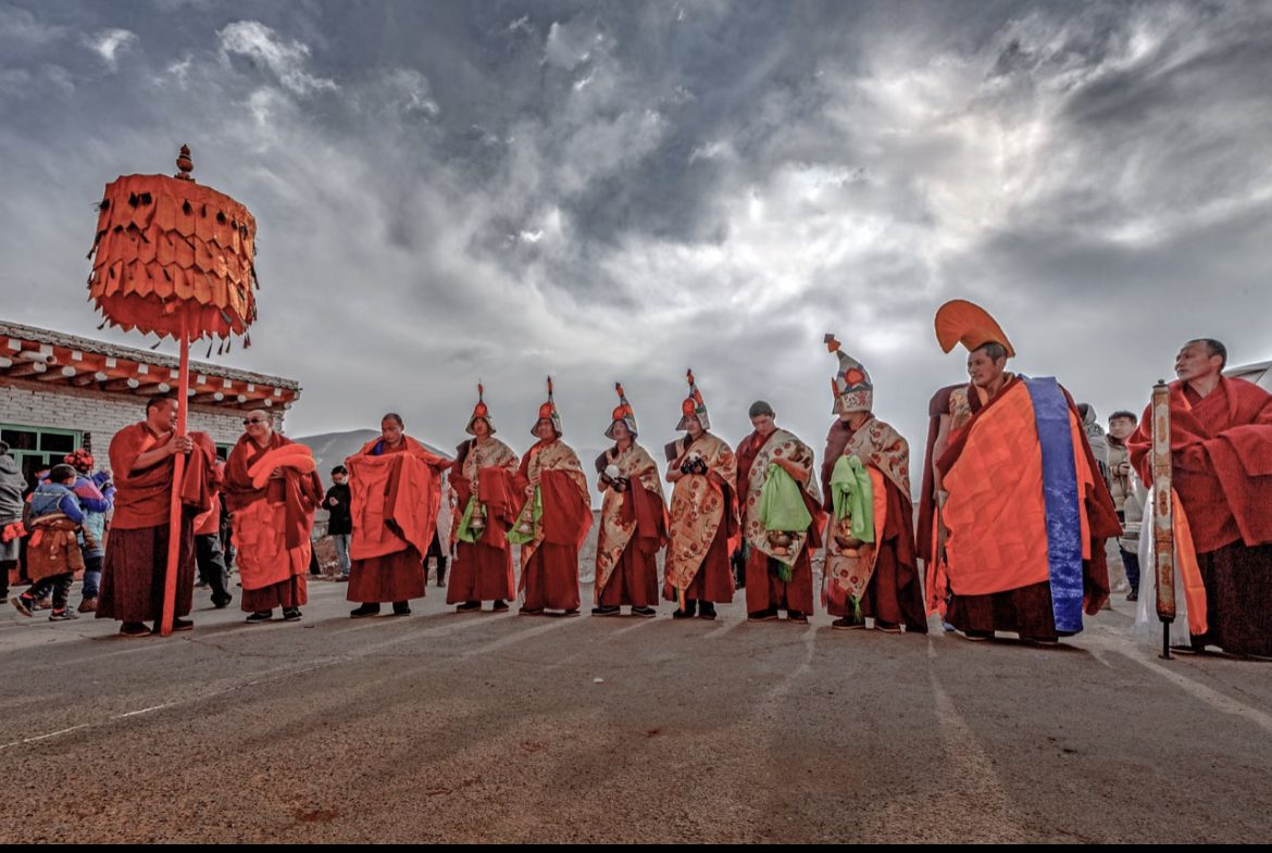 The Living Scroll: A Scholarly and Spiritual Guide to Thangka Painting 7 - Tanfog The Living Scroll: A Scholarly and Spiritual Guide to Thangka Painting 6 - Tanfog