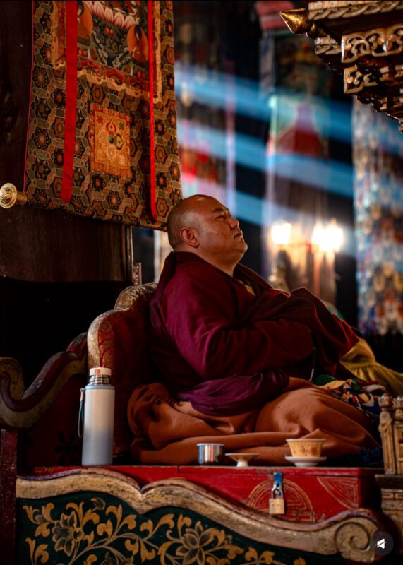 Sacred Canvas: A Guide to Thangka Painting 5 - Tanfog Sacred Canvas: A Guide to Thangka Painting 4 - Tanfog