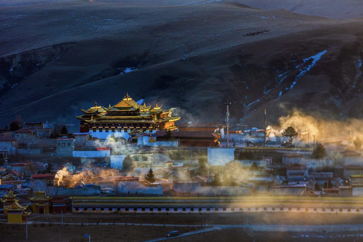 Thangka Paintings: Sacred Maps of the Mind & Spirit 9 - Tanfog Thangka Paintings: Sacred Maps of the Mind & Spirit 8 - Tanfog