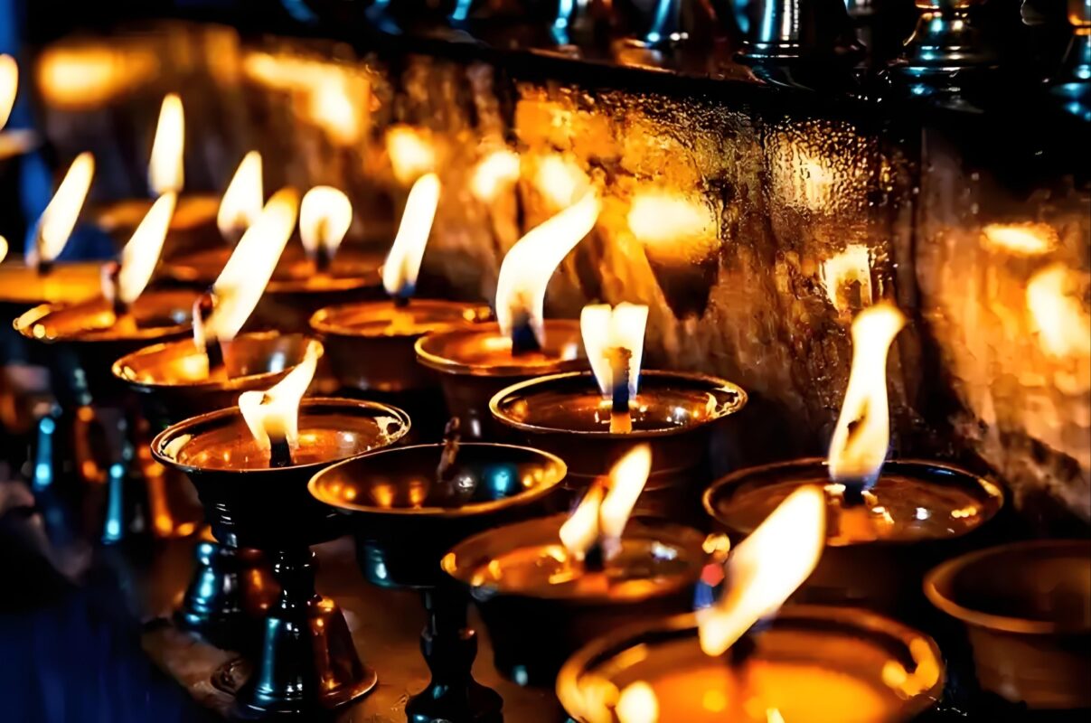 Human Skin Thangka: A Guide to Tantric Sacred Art 8 - Tanfog Human Skin Thangka: A Guide to Tantric Sacred Art 7 - Tanfog