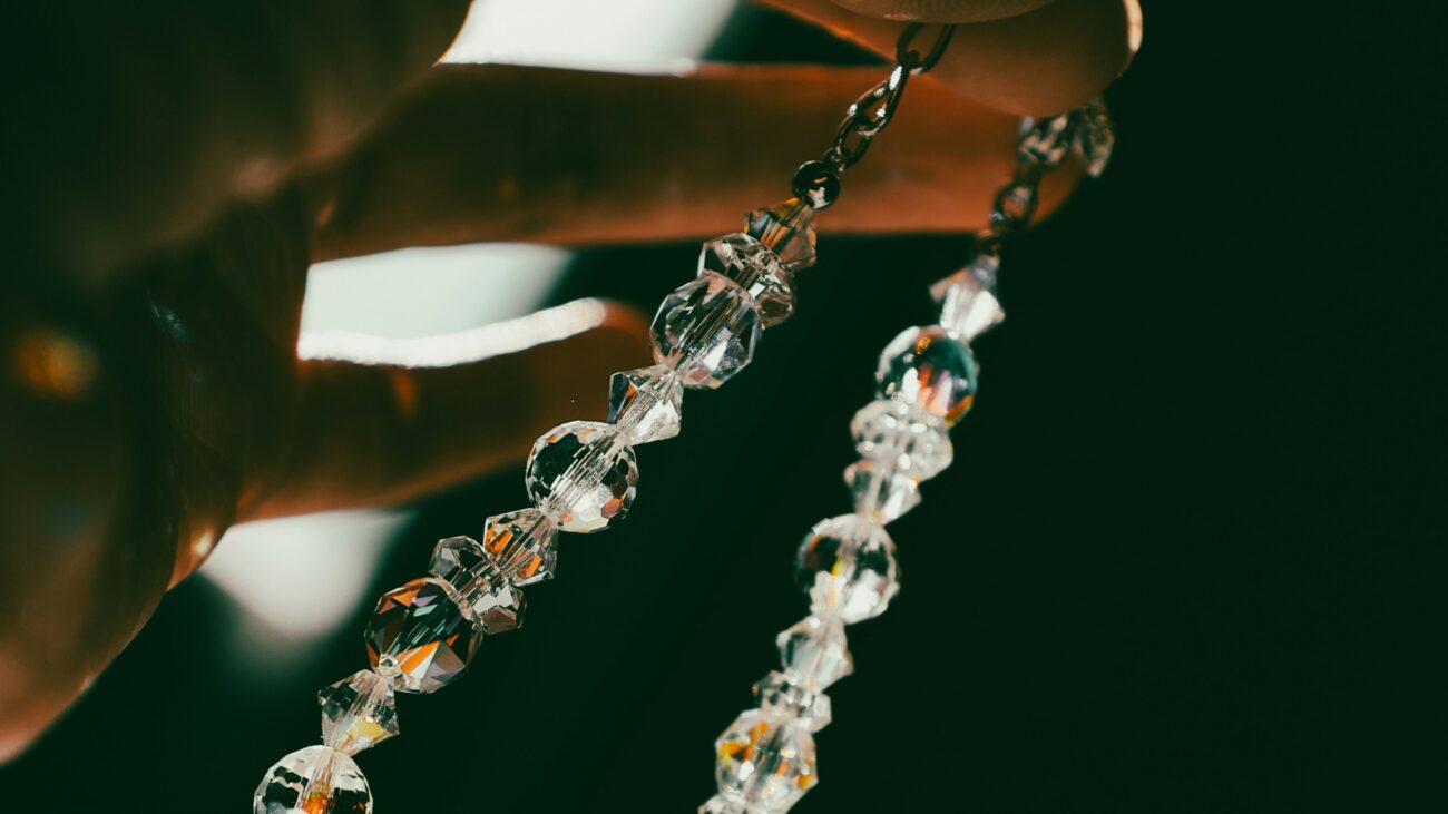 How to Choose a Crystal Necklace for Emotional Balance3
