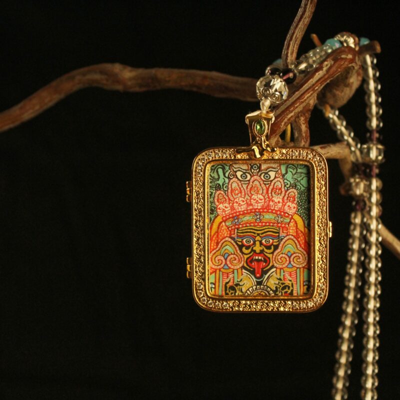 kirtimukha-face-of-glory-protection-locket
