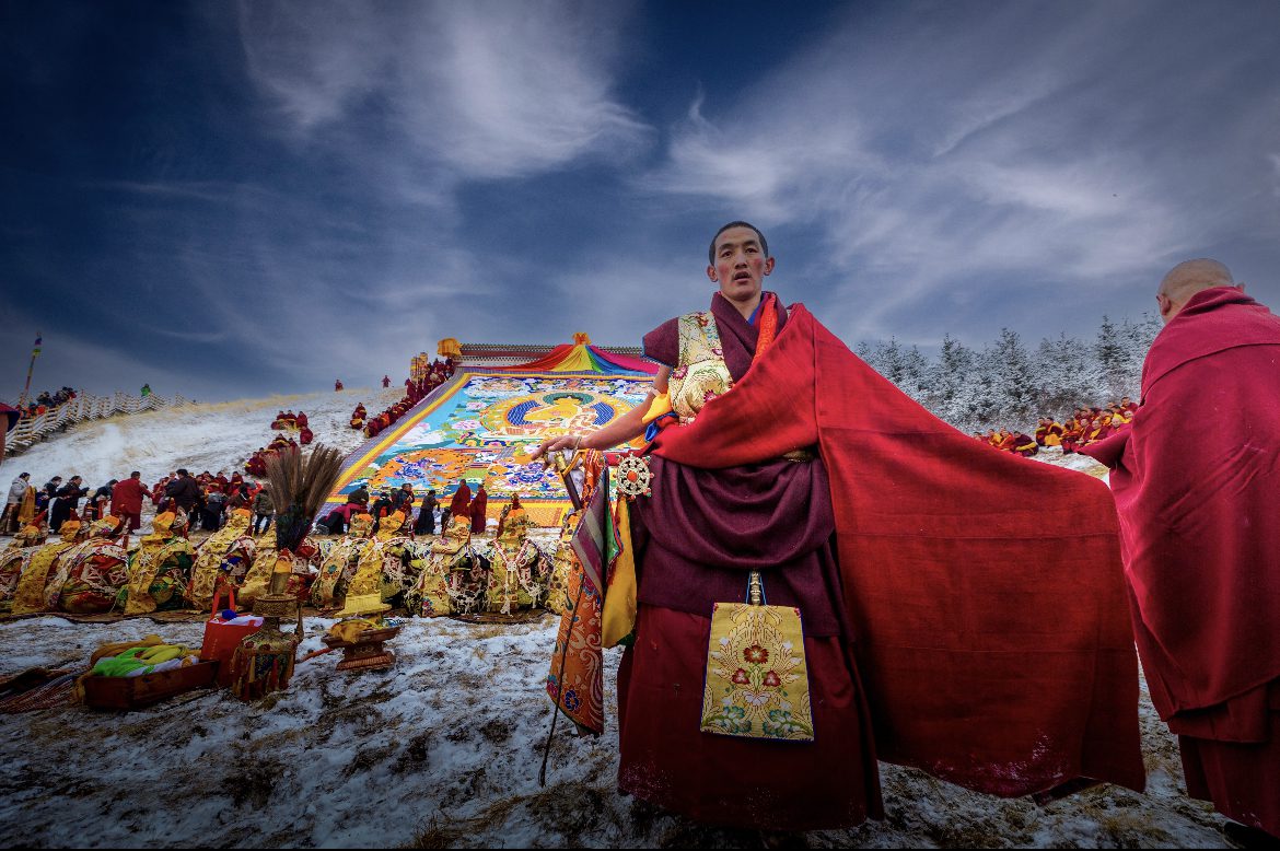 The Luminous Blueprint: Aligning Workspace Qi for Enduring Abundance 7 - Tanfog The Luminous Blueprint: Aligning Workspace Qi for Enduring Abundance 6 - Tanfog