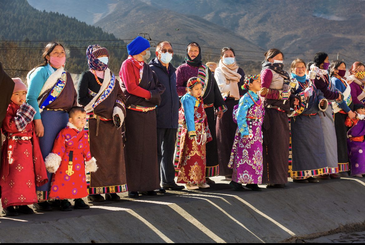 Thangka Painting: A Portal to Enlightenment 3 - Tanfog Thangka Painting: A Portal to Enlightenment 2 - Tanfog