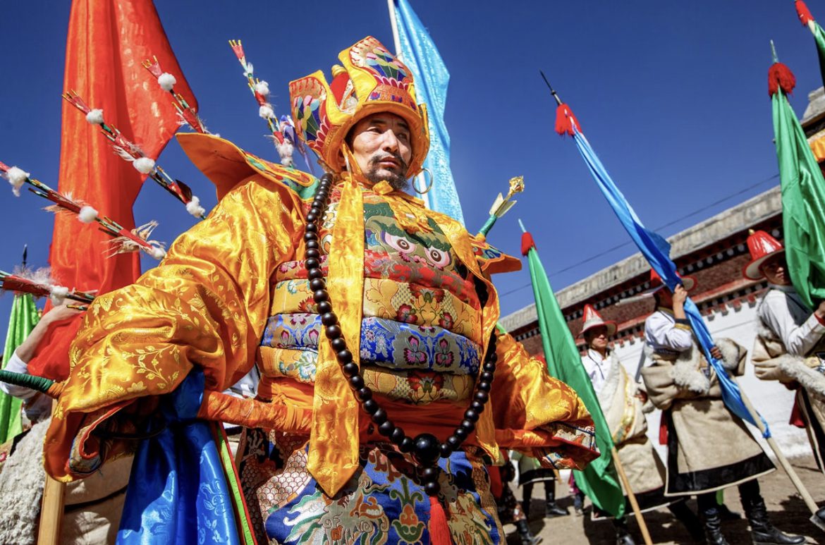 The Luminous Blueprint: Aligning Workspace Qi for Enduring Abundance 9 - Tanfog The Luminous Blueprint: Aligning Workspace Qi for Enduring Abundance 8 - Tanfog